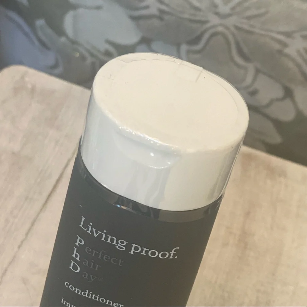 Living Proof Conditioner - Picture 3 of 4